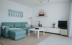 Nieuw appartement nabij het strand met privégarage
